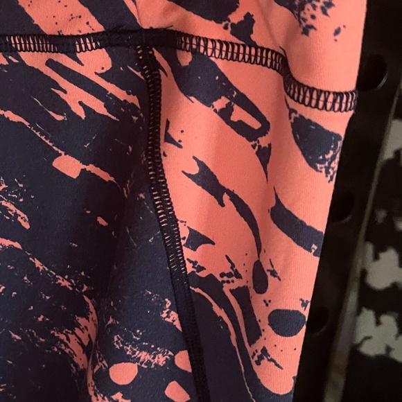 North Face Leggings Peach and Blue 3/4 Length - Picture 8 of 13